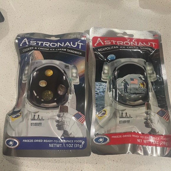 Astronaut Freeze-Dried Ice Cream Sandwiches - Picture 2 of 3